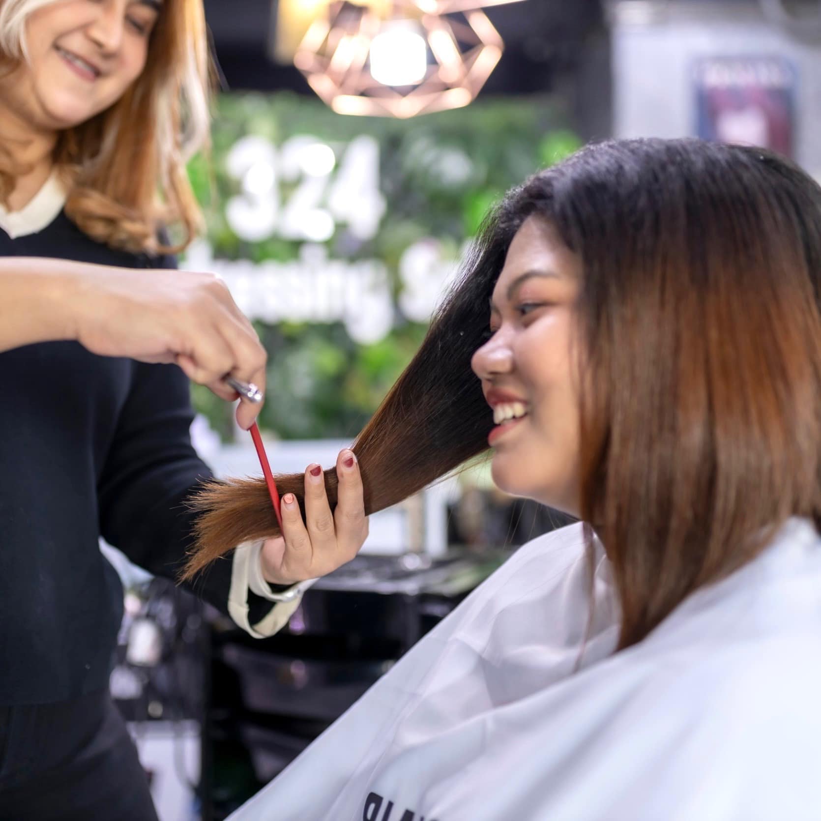 3. บริการดัดผมและยืดผม (Perms and Straightening)